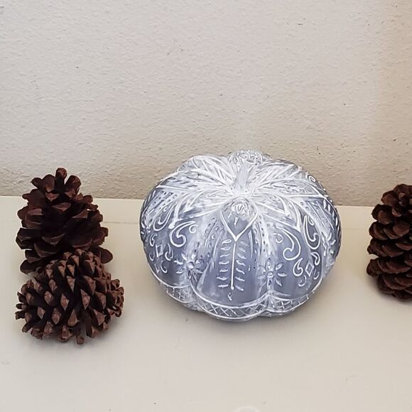 New CARVED WHITE WASH DECORATIVE FALL PUMPKIN - Picture 2 of 7